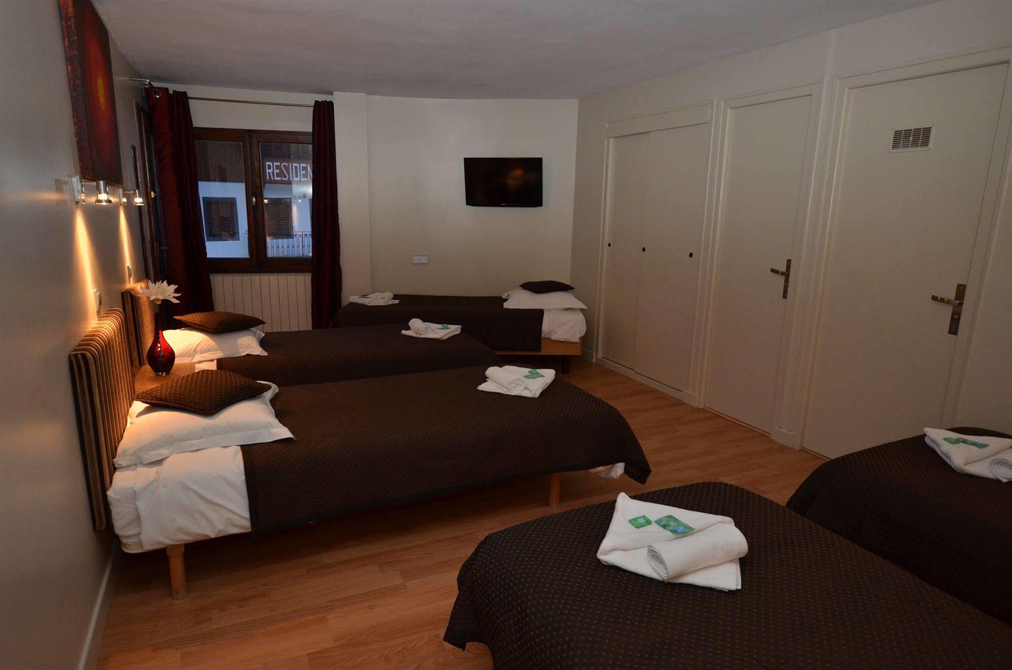 Hotel Rhodos Morzine Авориаз Екстериор снимка